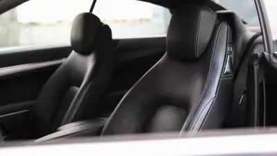 Mercedes-Benz E 250 2009 - 11999 EUR, 478000 km - AUTO.MOTO.pt - 478000km - foto 25 de 35