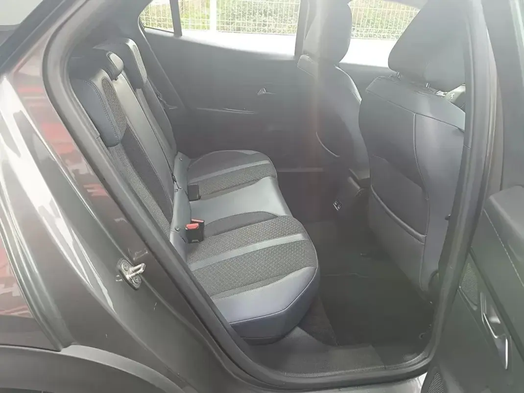 Peugeot 2008 2020 - 15900 EUR, 124990 km - AUTO.MOTO.pt - 124990km - foto 20 de 37