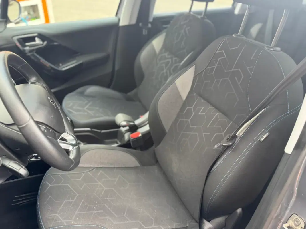 Peugeot 2008 2019 - 13900 EUR, 39416 km - AUTO.MOTO.pt - 39416km - foto 15 de 20