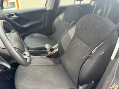 Peugeot 2008 2019 - 13900 EUR, 39416 km - AUTO.MOTO.pt - 39416km - foto 15 de 20