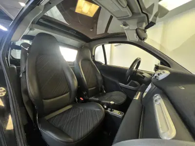 Smart ForTwo Coupé 2013 - 7990 EUR, 165000 km - AUTO.MOTO.pt - 165000km - foto 11 de 47