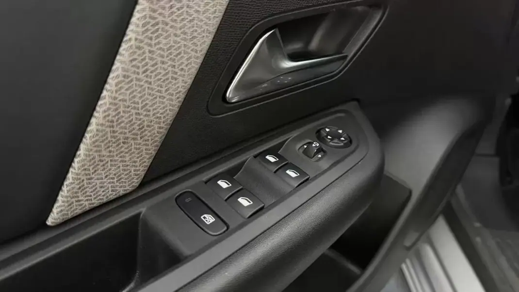 Citroën C4 2021 - 11990 EUR, 330381 km - 330381km - foto 29 de 31