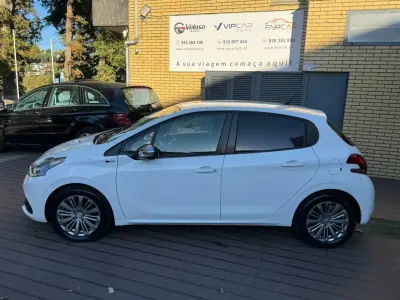 Peugeot 208 2019 — foto 3 de 20