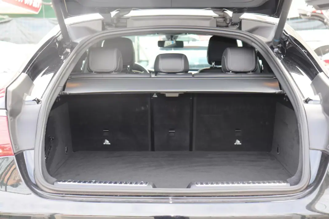 Mercedes-Benz 200 2020 - 54990 EUR, 120000 km - AUTO.MOTO.pt - 120000km - foto 20 de 20