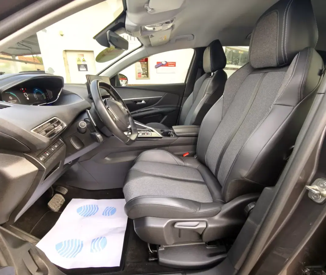 Peugeot 3008 2021 - 23600 EUR, 98000 km - AUTO.MOTO.pt - 98000km - foto 4 de 13