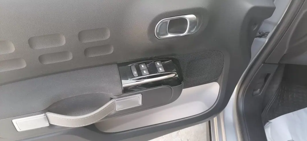 Citroën C3 2018 - 13200 EUR, 80300 km - AUTO.MOTO.pt - 80300km - foto 12 de 15