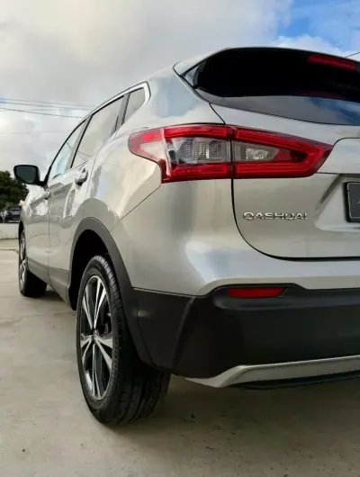 Nissan Qashqai 2018 - 18990 EUR, 111000 km - AUTO.MOTO.pt - 111000km - foto 27 de 39
