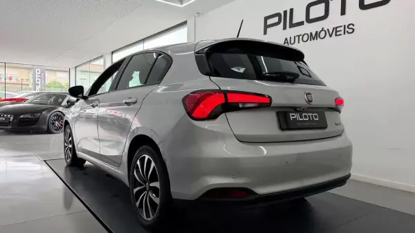 Fiat Tipo Sedan 2016 - 8990 EUR, 194768 km - AUTO.MOTO.pt - 194768km - foto 6 de 25
