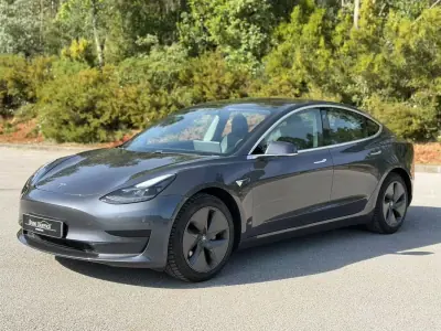Tesla Model 3 2020 - 21500 EUR, 128300 km - AUTO.MOTO.pt - 128300km - foto 14 de 26