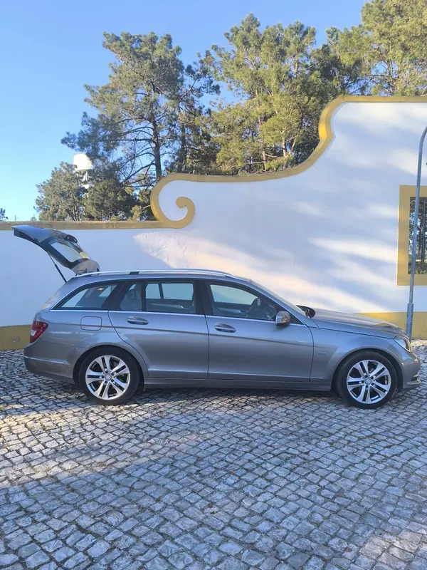 Mercedes-Benz C 220 2011 - 12500 EUR, 160000 km - AUTO.MOTO.pt - 160000km - foto 11 de 15