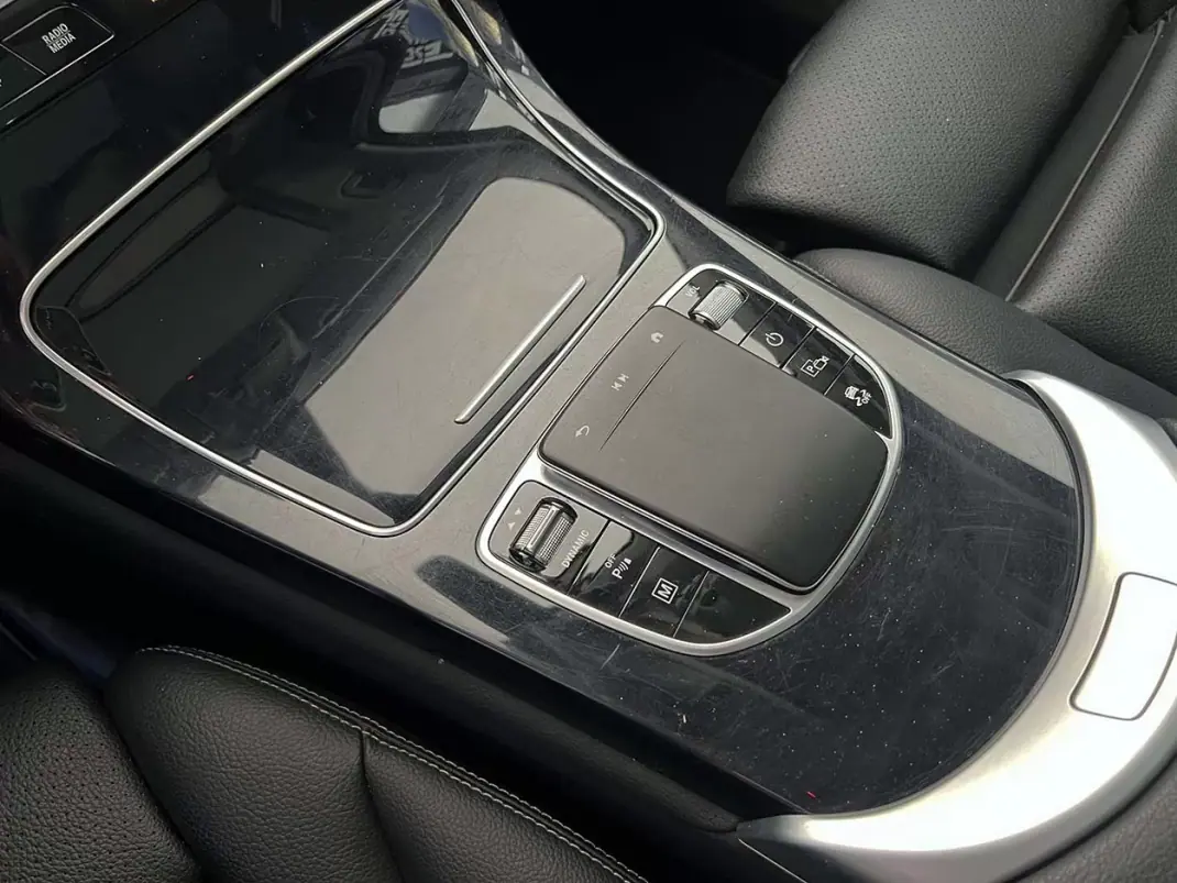 Mercedes-Benz GLC 300 2020 - 39800 EUR, 72985 km - 72985km - foto 16 de 25