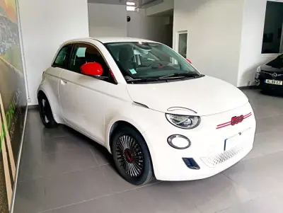 Fiat 500e 2022 - 14990 EUR, 10540 km - 10540km - foto 3 de 53