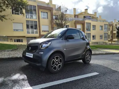 Smart Fortwo Cabrio 2015 - 12480 EUR, 70000 km - AUTO.MOTO.pt - 70000km - foto 4 de 9