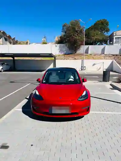 Tesla Model 3 2021 - 28500 EUR, 125000 km - foto 1 de 13