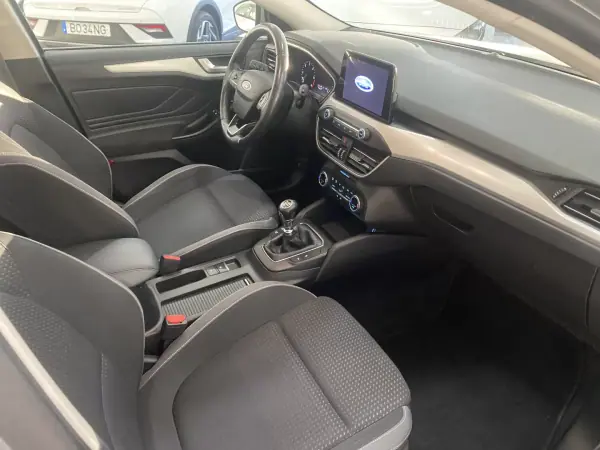 Ford Focus SW 2019 - 12600 EUR, 156868 km - AUTO.MOTO.pt - 156868km - foto 31 de 34