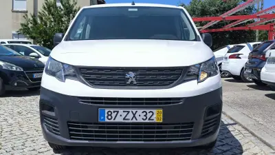 Peugeot Partner L2 1.5 Bluehdi 100CV 2020 - 13950 EUR, 109565 km - AUTO.MOTO.pt - 109565km - foto 2 de 8