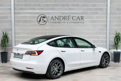 Tesla Model 3 2021 - 27950 EUR, 49088 km - AUTO.MOTO.pt - 49088km - foto 56 de 59