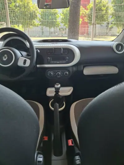 Renault Twingo 2018 - 10950 EUR, 60000 km - AUTO.MOTO.pt - 60000km - foto 11 de 12