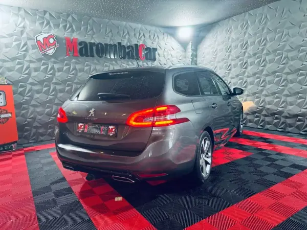 Peugeot 308 2019 - 12990 EUR, 119631 km - AUTO.MOTO.pt - 119631km - foto 9 de 26