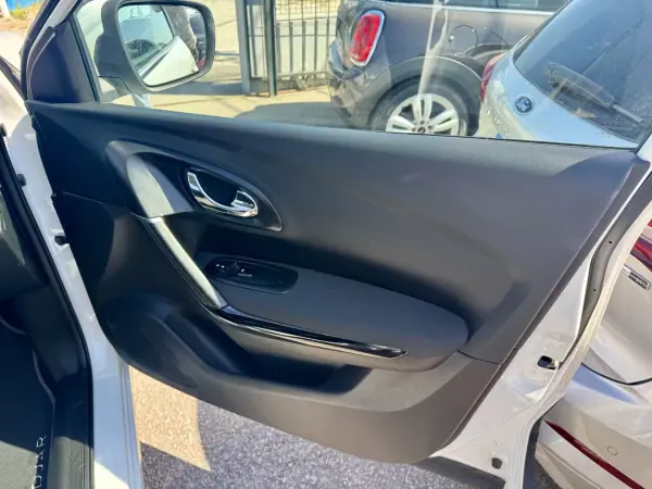 Renault Kadjar 2015 - 14750 EUR, 131333 km - AUTO.MOTO.pt - 131333km - foto 28 de 28