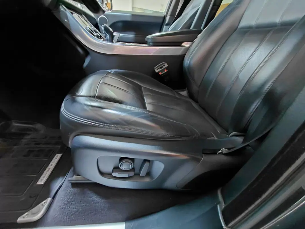 Land Rover Range Rover Sport 2019 - 57900 EUR, 128000 km - AUTO.MOTO.pt - 128000km - foto 22 de 34