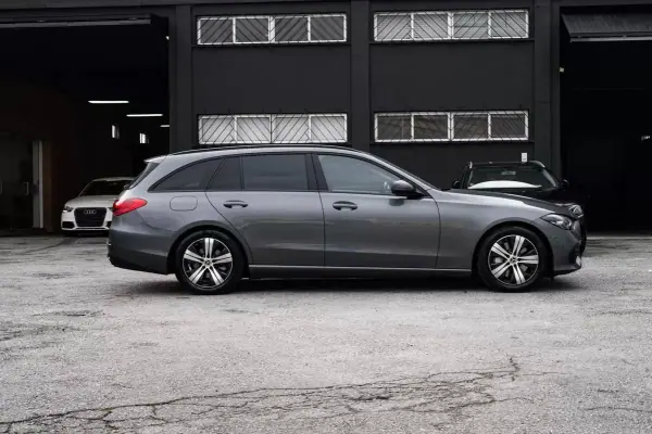 Mercedes-Benz C 200 2023 - 34900 EUR, 117000 km - AUTO.MOTO.pt - 117000km - foto 2 de 29