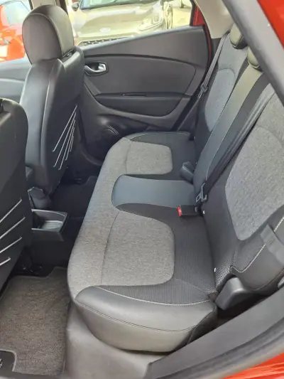 Renault Captur 2019 - 13350 EUR, 79800 km - AUTO.MOTO.pt - 79800km - foto 15 de 27