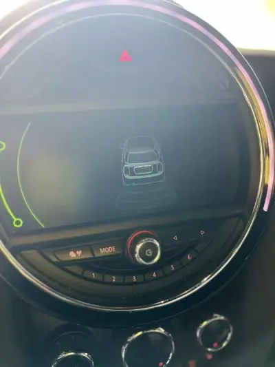 MINI 5 Portas 2016 - 13000 EUR, 203000 km - AUTO.MOTO.pt - 203000km - foto 15 de 27