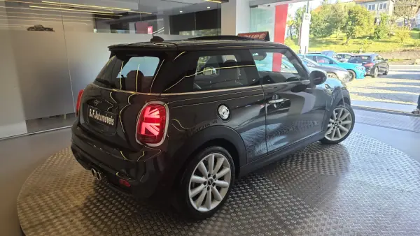 MINI Cooper 2019 - 25500 EUR, 96321 km - AUTO.MOTO.pt - 96321km - foto 20 de 53