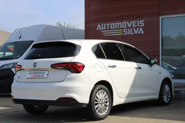 Fiat Tipo VAN 1.3 M-Jet 2022 - 10990 EUR, 108000 km - AUTO.MOTO.pt - 108000km - foto 10 de 27
