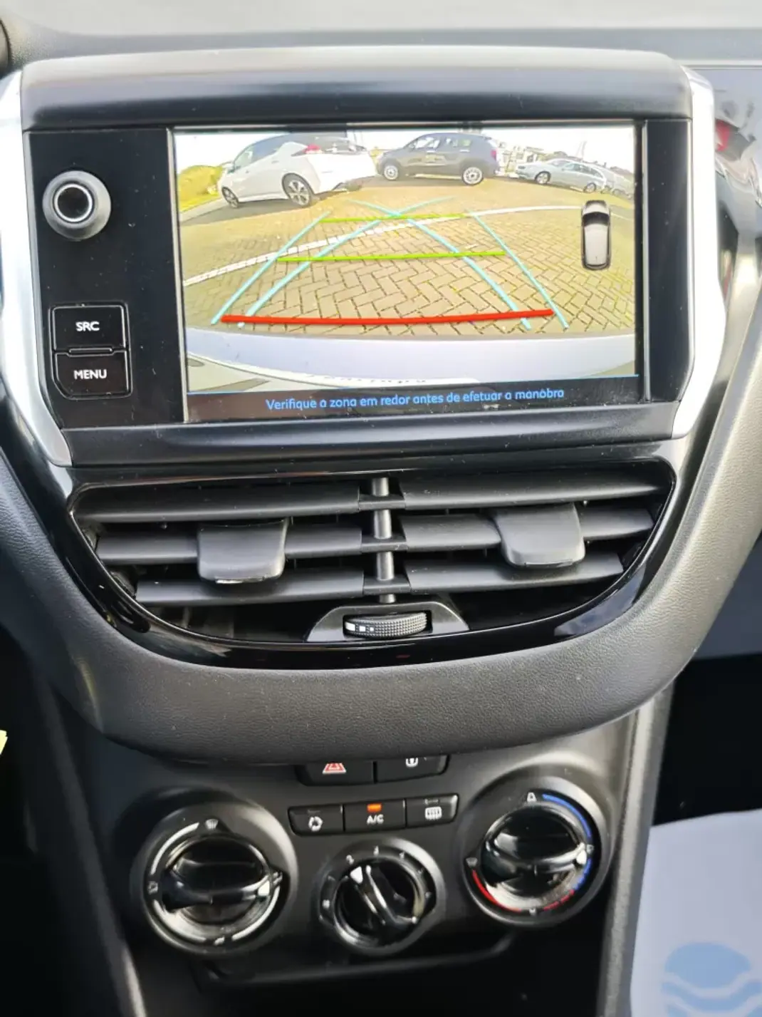 Peugeot 208 2019 - 11600 EUR, 104000 km - AUTO.MOTO.pt - 104000km - foto 4 de 9