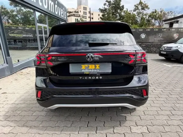 Volkswagen T-Cross 2024 - 26900 EUR, 52300 km - AUTO.MOTO.pt - 52300km - foto 8 de 12