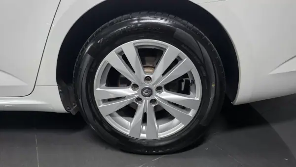 Renault Talisman 2016 - 14990 EUR, 107000 km - AUTO.MOTO.pt - 107000km - foto 42 de 43