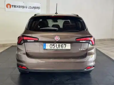 Fiat Tipo Station Wagon 2018 - 12900 EUR, 92385 km - AUTO.MOTO.pt - 92385km - foto 6 de 25