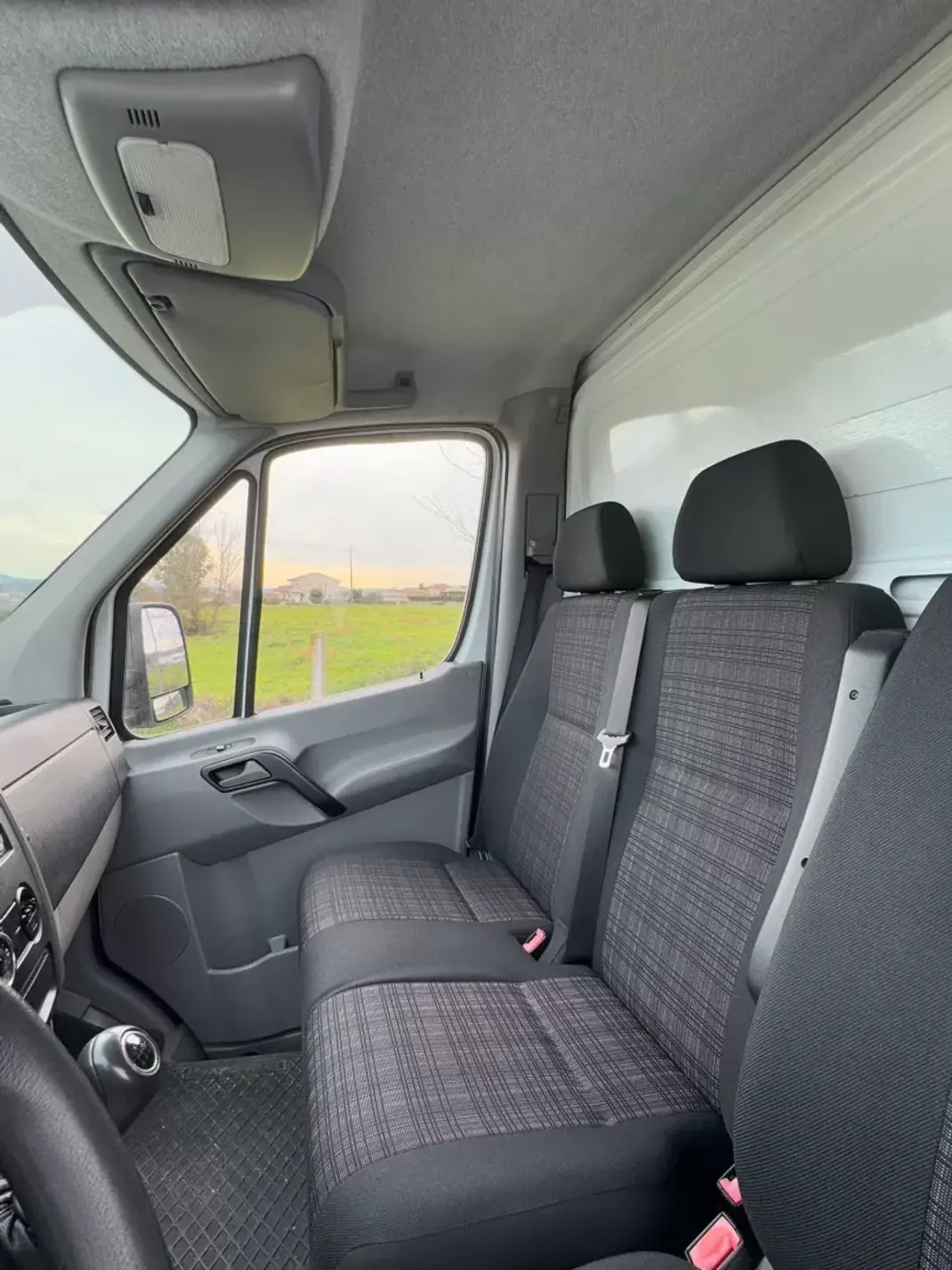 Mercedes-Benz Sprinter 2015 - 21250 EUR, 223754 km - AUTO.MOTO.pt - 223754km - foto 6 de 10