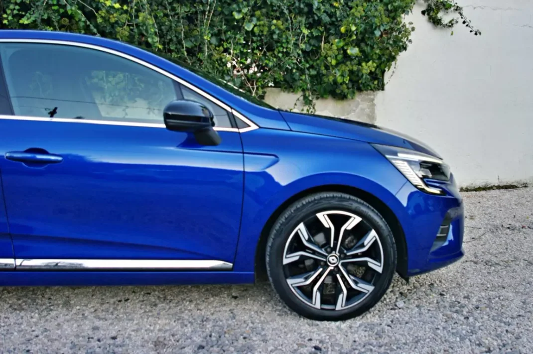 Renault Clio 2023 - 18900 EUR, 26048 km - AUTO.MOTO.pt - 26048km - foto 7 de 40