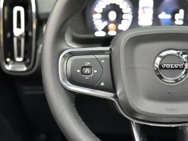 Volvo XC 40 2023 - 39900 EUR, 15000 km - AUTO.MOTO.pt - 15000km - foto 19 de 61