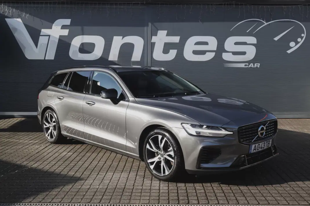 Volvo V60 2021 - 28880 EUR, 99862 km - AUTO.MOTO.pt - 99862km - foto 1 de 35