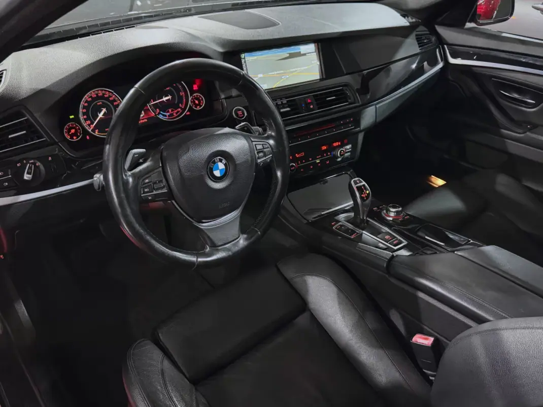 BMW 525 2013 - 18900 EUR, 184370 km - 184370km - foto 7 de 16