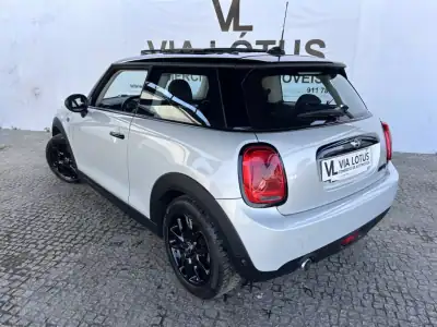 MINI Cooper 2017 - 16900 EUR, 141270 km - AUTO.MOTO.pt - 141270km - foto 4 de 22