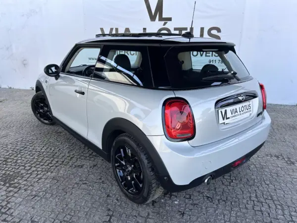 MINI Cooper 2017 - 16900 EUR, 141270 km - AUTO.MOTO.pt - 141270km - foto 4 de 22