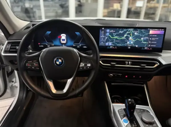 BMW i4 2022 - 37000 EUR, 54000 km - AUTO.MOTO.pt - 54000km - foto 7 de 13