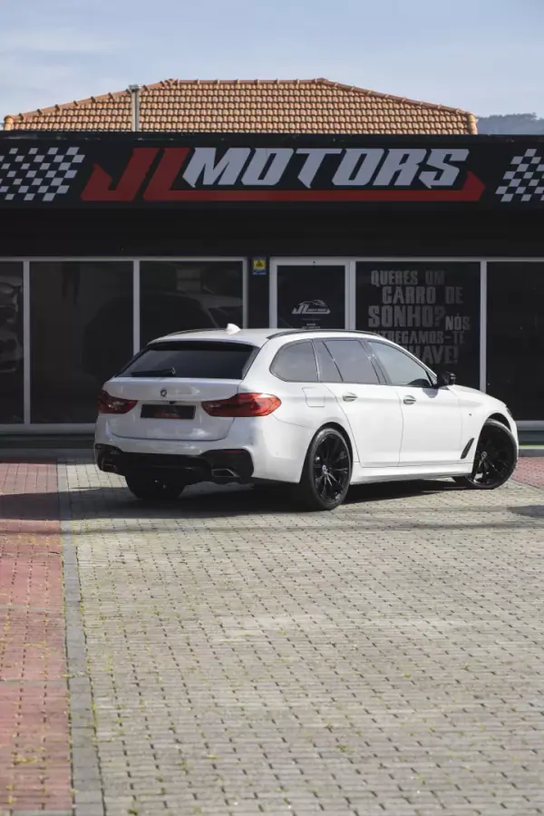BMW 520 2018 - 29990 EUR, 144060 km - AUTO.MOTO.pt - 144060km - foto 32 de 41