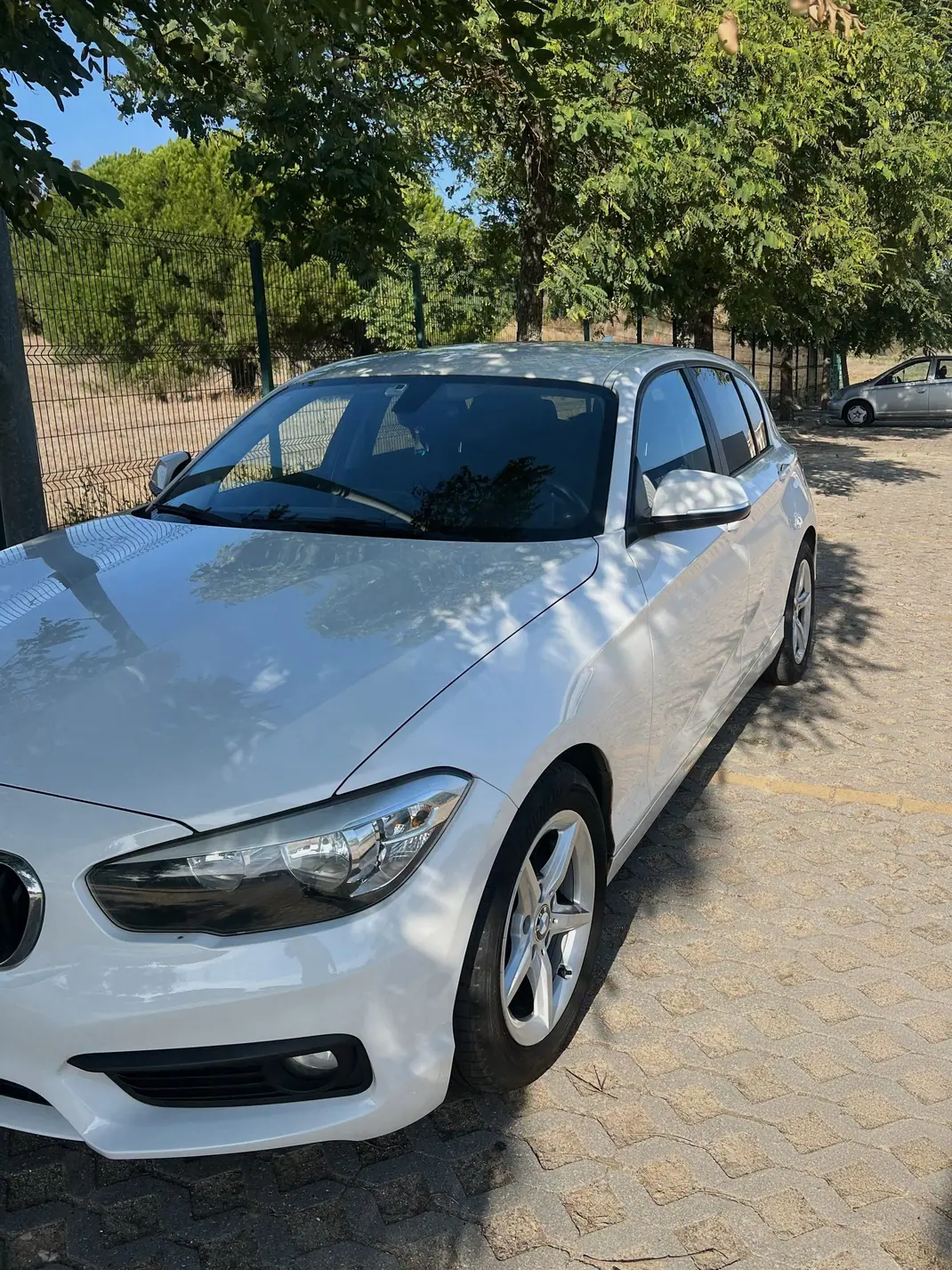 BMW 1 Series 2016 - 14800 EUR, 142000 km - 142000km - foto 3 de 14