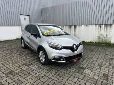 Renault Captur 2016 - 13490 EUR, 143000 km - AUTO.MOTO.pt - 143000km - foto 3 de 15