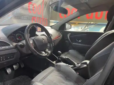 Renault Mégane Sport Tourer 2014 - 9999 EUR, 163000 km - AUTO.MOTO.pt - 163000km - foto 30 de 47