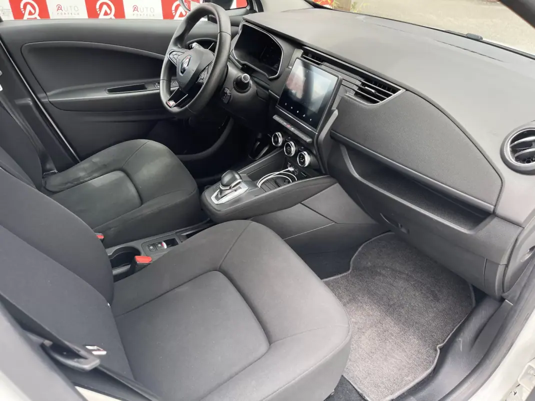 Renault Zoe 2020 - 14990 EUR, 69000 km - AUTO.MOTO.pt - 69000km - foto 13 de 23