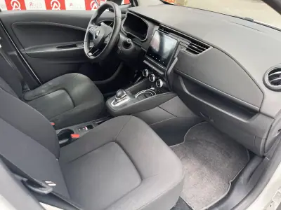 Renault Zoe 2020 - 14990 EUR, 69000 km - AUTO.MOTO.pt - 69000km - foto 13 de 23