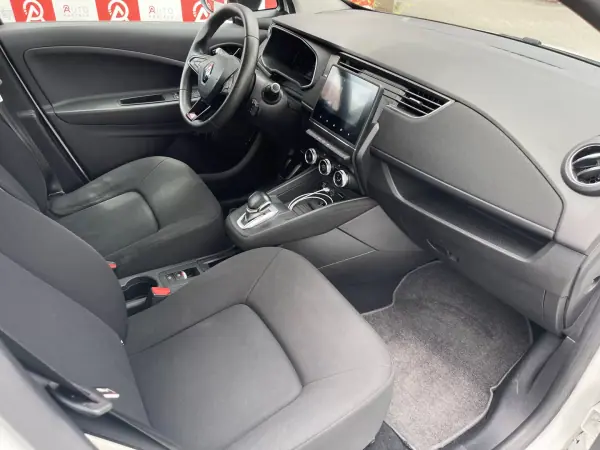 Renault Zoe 2020 - 14990 EUR, 69000 km - AUTO.MOTO.pt - 69000km - foto 13 de 23