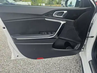 Kia ProCeed 2020 - 17400 EUR, 119400 km - AUTO.MOTO.pt - 119400km - foto 36 de 69